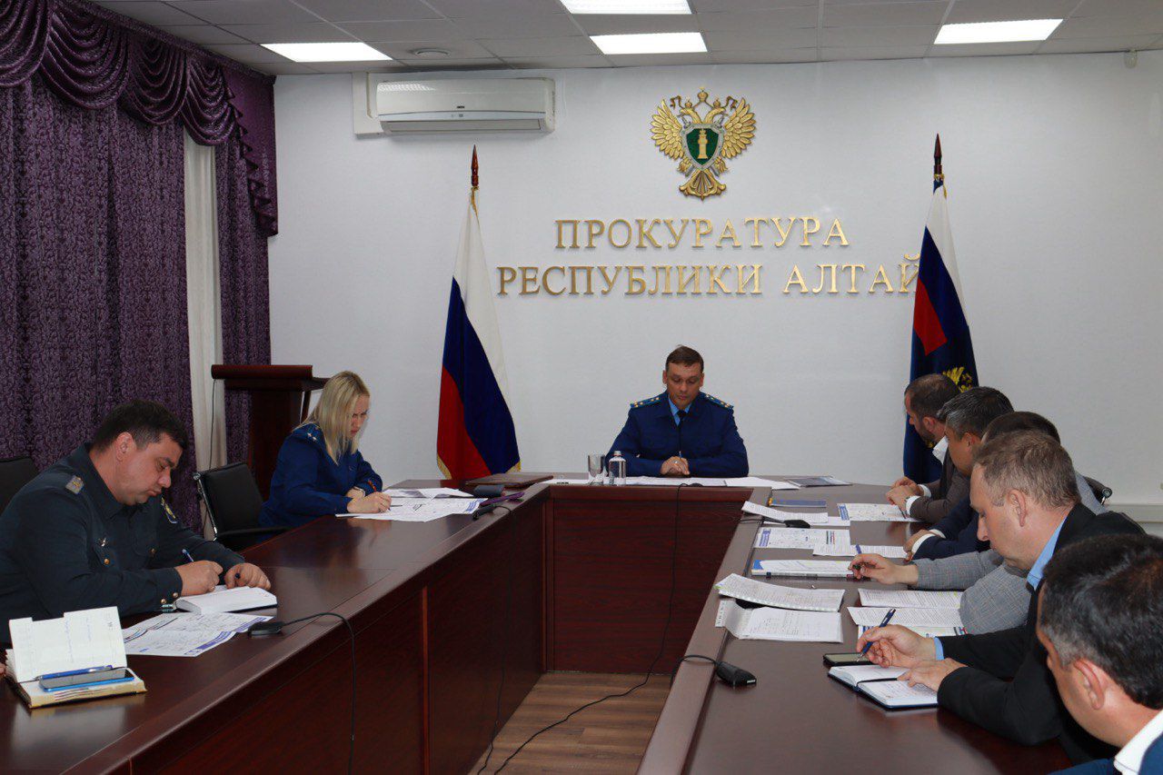Прокуратура Республики Алтай взяла на контроль ремонт дорог, ведущих к Телецкому озеру